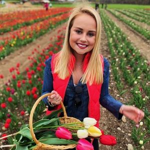 Meet your Posher, Emily